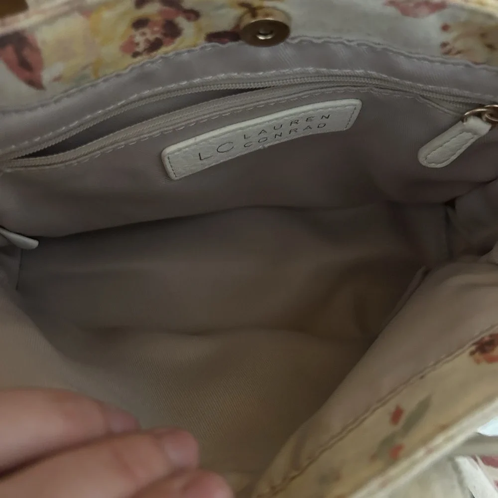 LC‎ LAUREN CONRAD Cream Floral Women's Handbag Purse Adjustable Strap